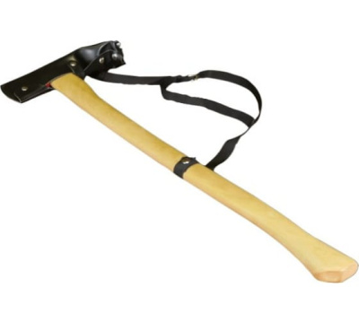 Топор-мотыга с деревянной ручкой в чехле